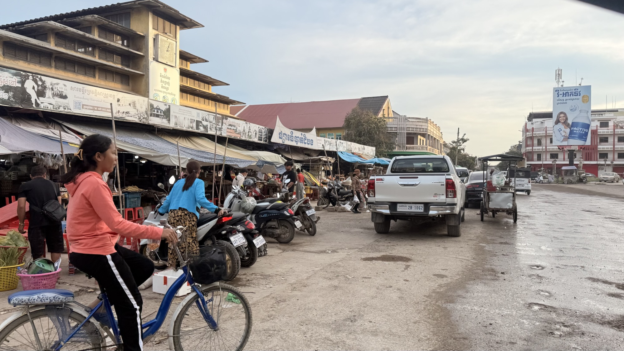Cómo Moverse por Camboya: De las Apps de Tuk-Tuk al Bus Nocturno a Koh Rong